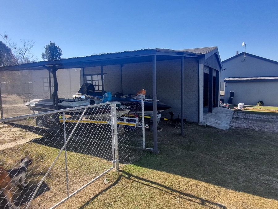 6 Bedroom Property for Sale in Paul Roux Free State